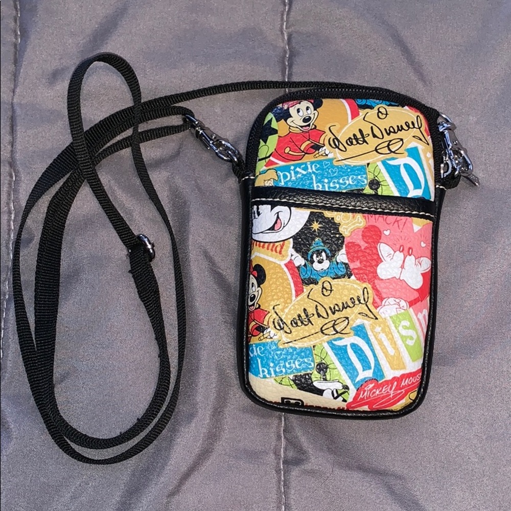 Disney smartphone crossbody